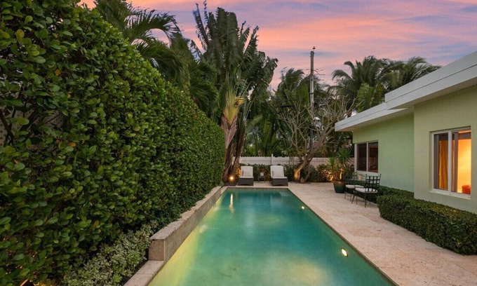 Southside Casa | The Coastal Bungalow | Heated Pool | West Palm