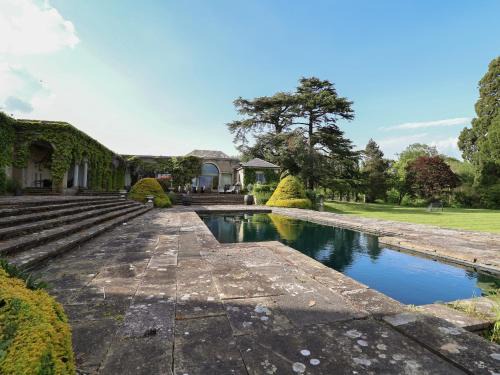 Saint Asaph Casa | The Colonnade