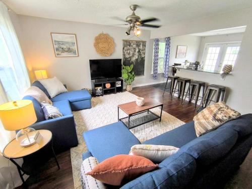 Columbia Casa | The Columbia Crash Pad Near Bases, USC, Shops