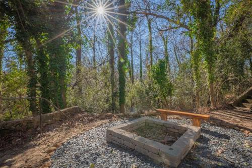 Athens Casa | The Complex on Bobbin Mills