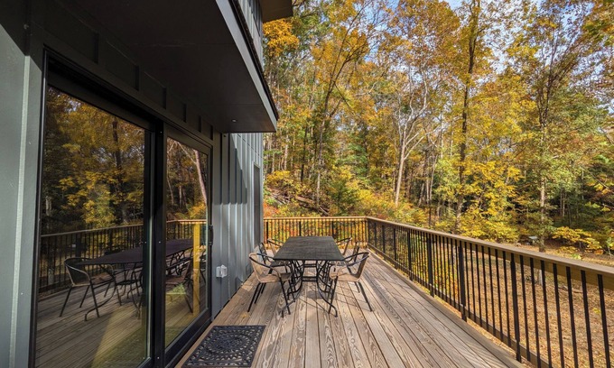 Hood Casa | The Conway River Cabin – a family-friendly vacation home in the Blue Ridge