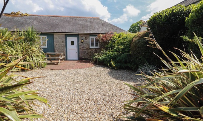 Truro Cabaña | THE COPPER HOUSE, pet friendly, country holiday cottage in Truro