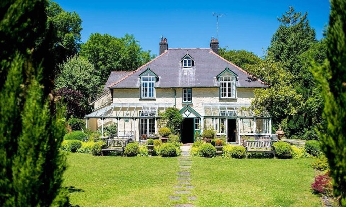 Laugharne Casa | The Cors Country House - Como aparece en la BBC DRAMA KEEPING FE.