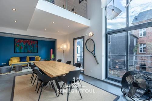Honfleur Casa | The Cosmopolitan Architect Design Home with Rooftop Jacuzzi 8 Guests