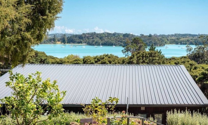 Omiha Cabaña | The Cottage at Te Whau Retreat - Stay Waiheke
