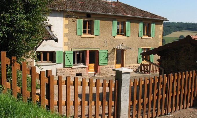 Ecoche Casa | LA CASA BATTEUSE Un Ecoche (Loire) - Capacidad 12 personas en casa