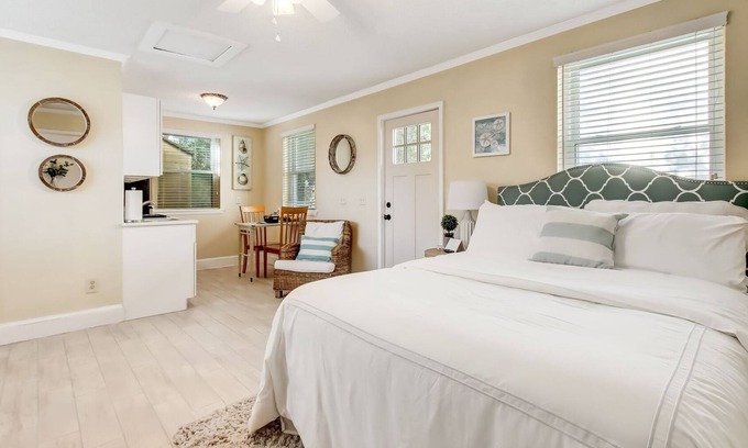 American Beach Casa | The Cottage - Hosted by Moore AI Rentals
