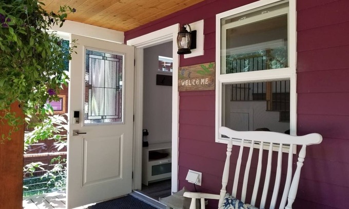 Point Roberts Casa | The Cottage on Claire