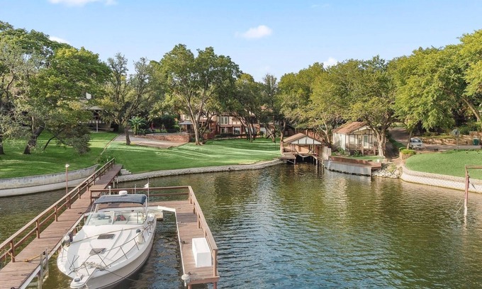 Lake Country Cabaña | The Cottage on EML