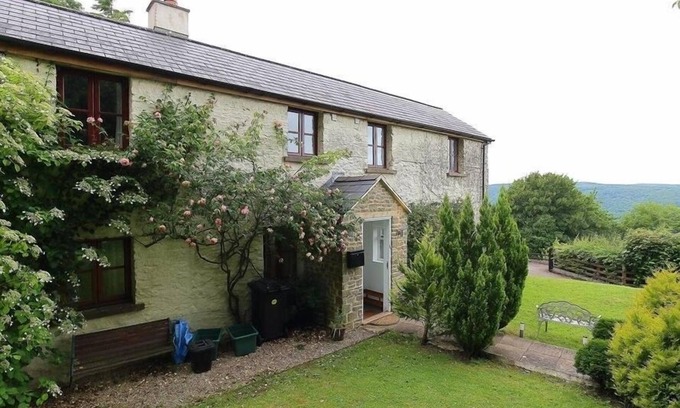 Saint Briavels Cabaña | THE COTTAGE, pet friendly, character holiday cottage in St Briavels