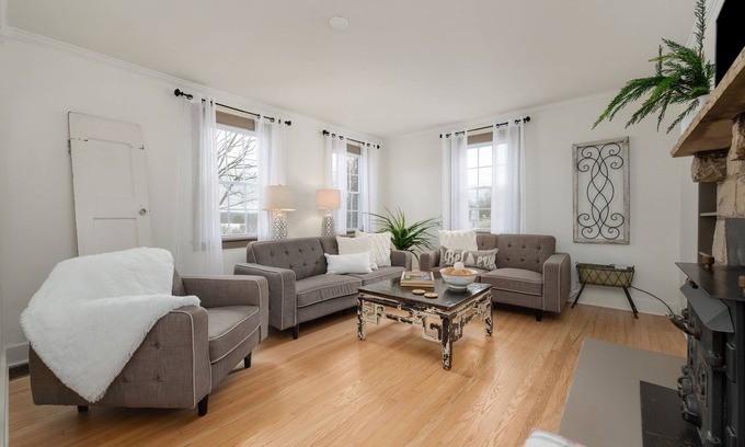 Nolensville Casa | The Cottage Retreat Historical Downtown Nolensville