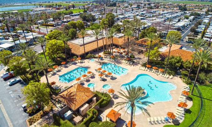 Hemet Cabaña | The Cottages at Golden Village Palms RV Resort