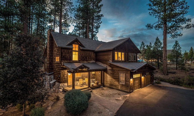 Truckee Casa | The Cottages ~ Golf, Pool, Play ~ 2-Bedroom