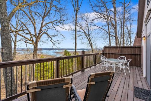 Branson West Casa | The Cottages on Lake Bluff - Nearby Table Rock Lake