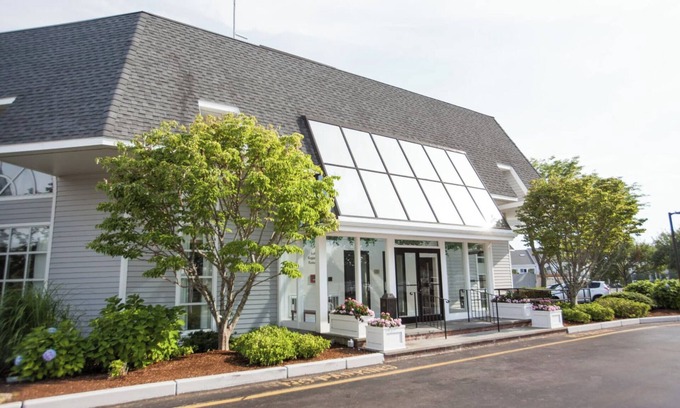 West Yarmouth Condominio | The Cove at Yarmouth 1br Suite Friday Check-In