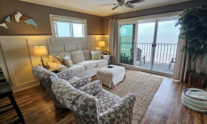 Surfside Beach Condominio | Alexa! Encuentra el más acogedor condominio frente al mar de 2 habitaciones / 2 baños en Surfside Beach.