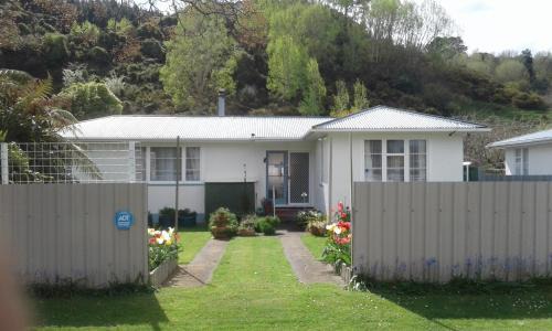 Whanganui Casa | The Cozy Batch With a rural view