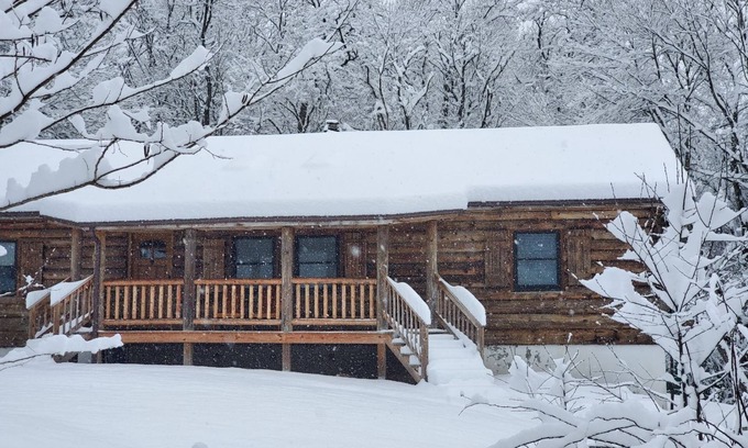 East Stroudsburg Cabina | The Cozy Cabin Pocono Mountains