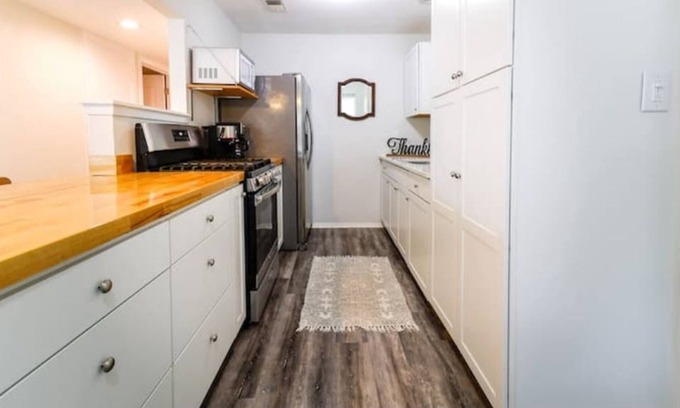 North Austin Civic Association Casa | The Cozy Casa- near Town Lake & The Domain