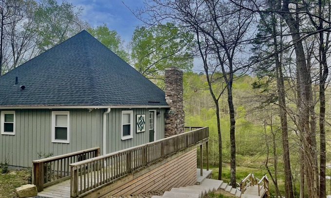 Roxboro Cabaña | The Cozy Cottage on Little Duck Cove