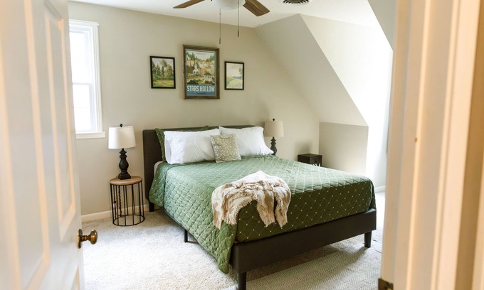Murfreesboro Otro | ~ The Cozy Farmhouse ~ Sleeps 10+ ~ Farm Views