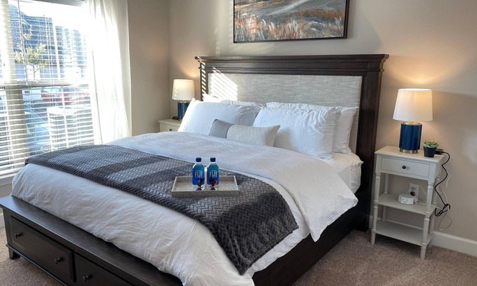 Westerville Apartamento | The Cozy Queen's Flat | No Steps | Washer/Dryer!
