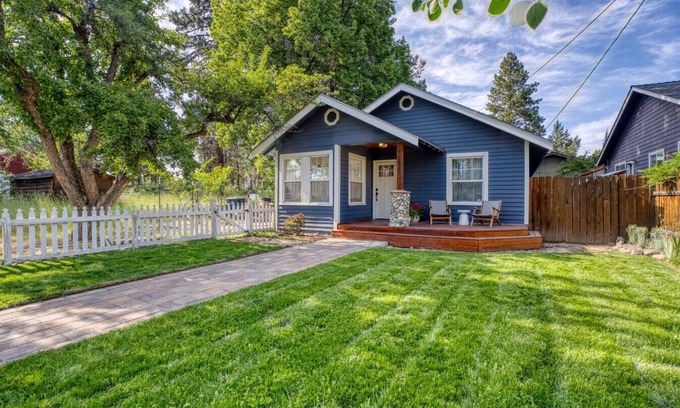Larkspur Apartamento | Furnished Historic Cottage in Central Bend
