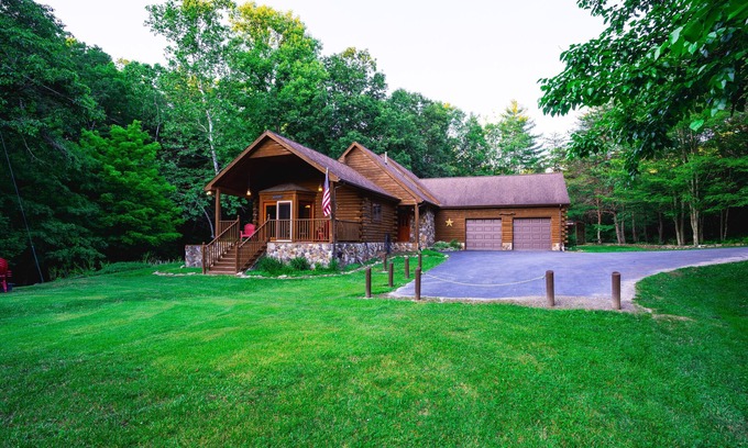 Goldbond Casa | The Creekside Home at Four Fillies Lodge
