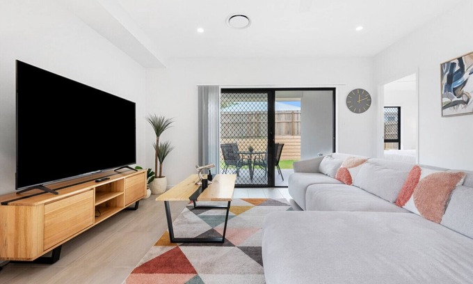Burpengary East Apartamento | 'The Crest' - Stunner in North Harbour Estate
