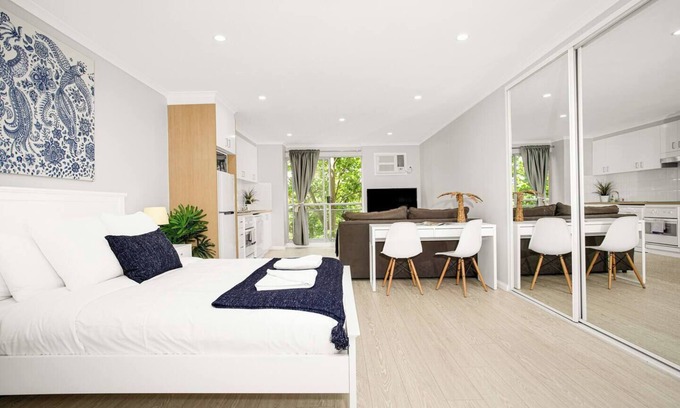 Crows Nest Apartamento | The Crows Nest Spacious Studio with Balcony