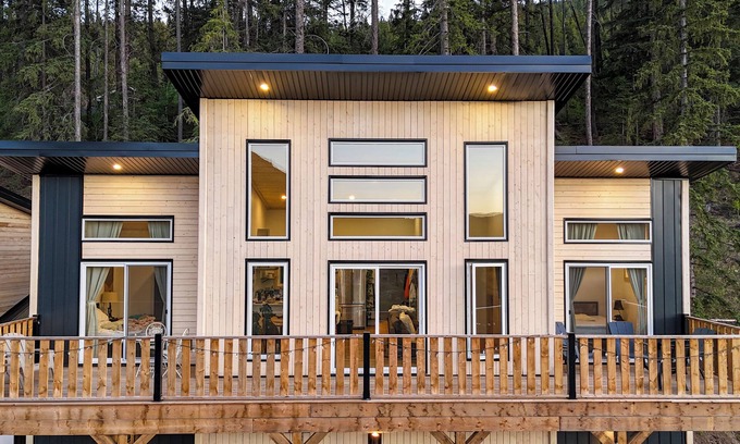Blairmore Chalet De Esquí | The Crowsnest Mountain Lodge, ski in ski out/bike in bike out