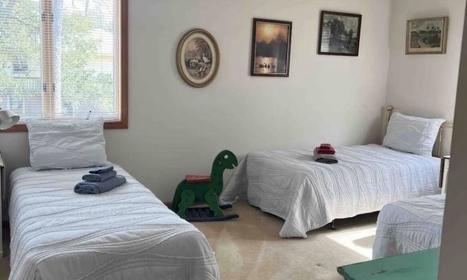 Colington Casa | The Currituck Sound Awaits You while 10 minutes to the Beach!!!
