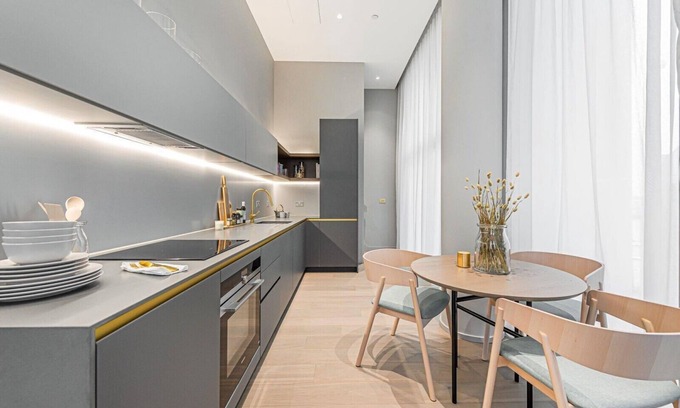 Peninsula Apartamento | The Cut- Stylish Family Home by Riverside
