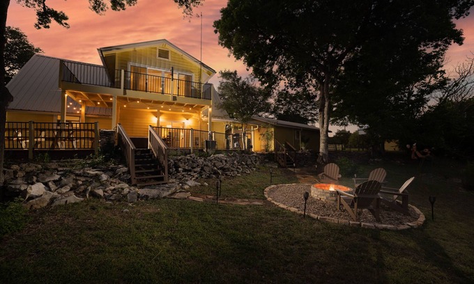 Wimberley Casa | The Daffodil - A luxury haven with Hot Tub and Firepit