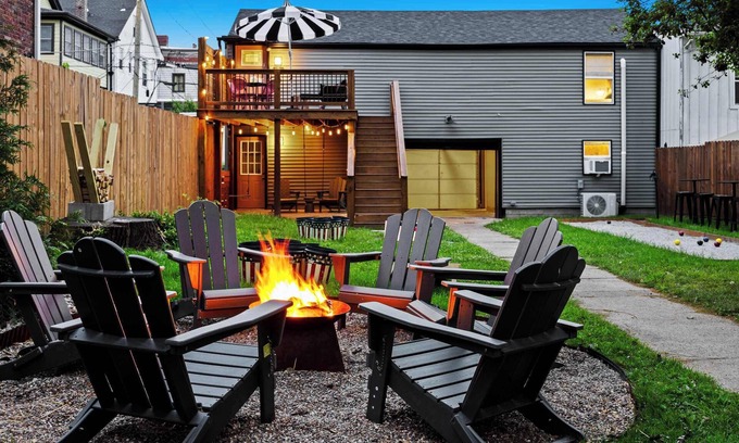 Cherokee Triangle Casa | The Daisy Carriage House: Luxe Stay w/ Game Room