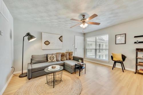 Old East Dallas Apartamento | The Dallas Vibe and Free Arboretum Tickets
