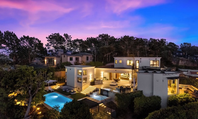 Del Mar Casa | Del Mar Dream House con vista panorámica al mar, a pie del centro del pueblo - ¡Tiene capacidad para 11!