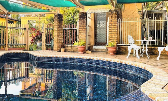 Springwood Casa | The Delightful Tiny House with Pool