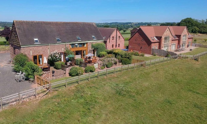 Chelmarsh Casa | The Dinney Holiday Cottages