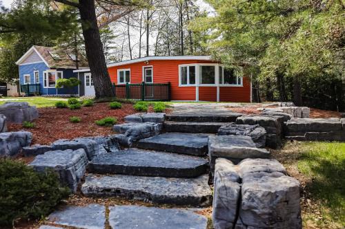 Wasaga Beach Casa | The Dockhouse Cottage Five