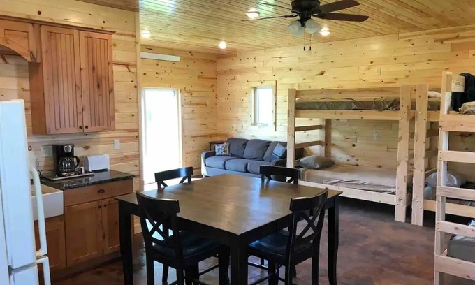 McLeod Cabina | The Dog House cabin