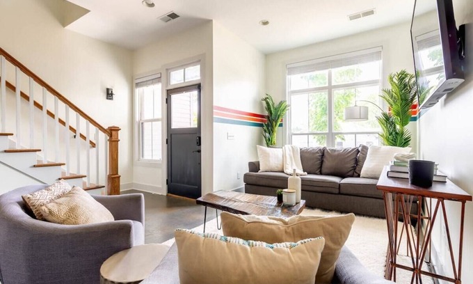 Nashville Casa | The Dogwood House – Minutes to Downtown & Opry