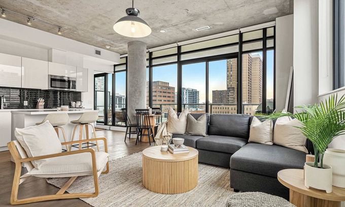 Connaught Apartamento | The Domain | Skyline View | King Beds | Pool | Gym