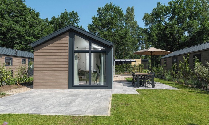 Lieren Casa | The Doornenburg Lodge offers a comfortable holiday home for 6 people with modern amenities and a private terrace in the Veluwe.