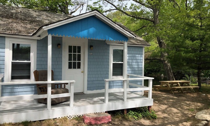 Buzzards Bay Cabina | The Double Double for a Couple of Couples #4