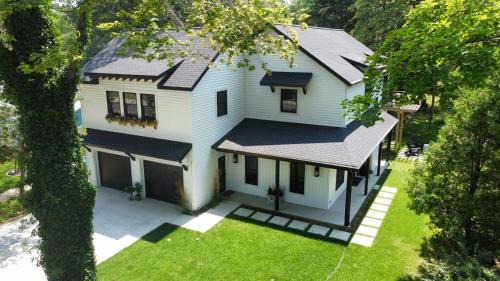 Douglas Casa | The Dougout Steps From Douglas Beach!