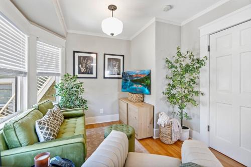 Golden Hill Apartamento | The Downtown Carriage Flat