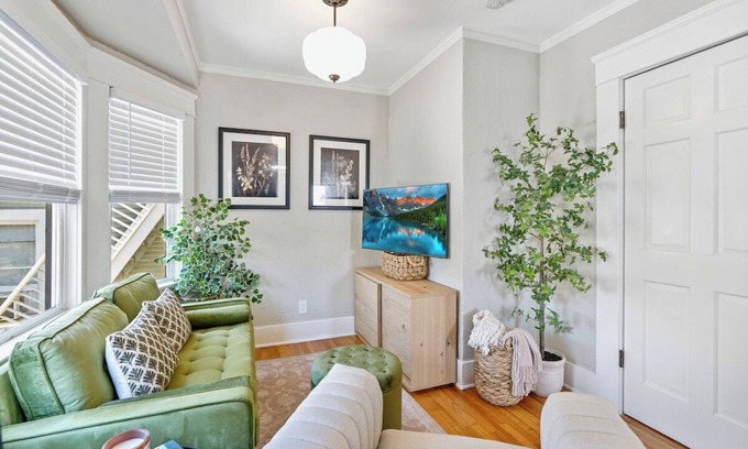 Golden Hill Apartamento | The Downtown Carriage Flat