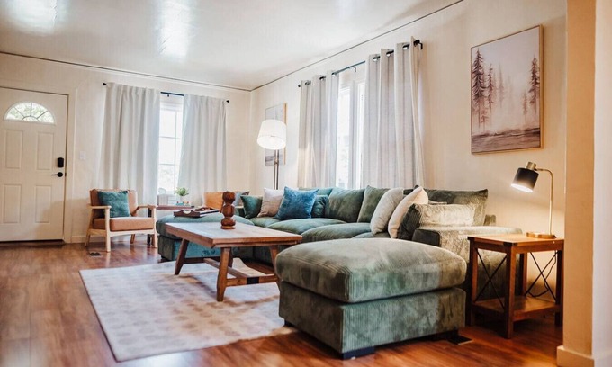 Downtown Klamath Falls Casa | The Downtown Haus | Walking Distance to DT KFalls
