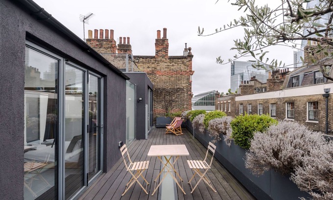 Cathedrals Casa | The Dream Factory - Borough - by Frankie Says